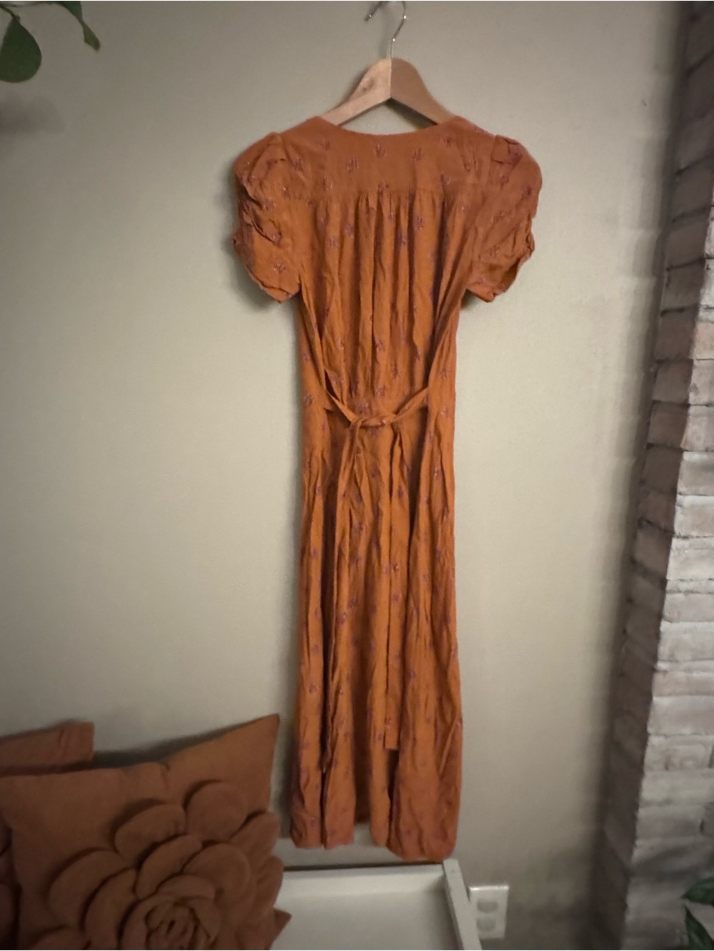 SESSUN Button Front Midi Dress - Picture 6 of 7